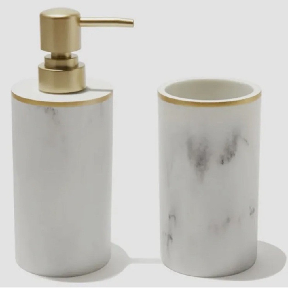 NWT New in box! Sunday Citizen resin faux marble bath set